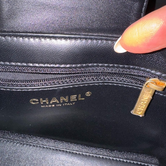 Chanel Métiers d'Art 2024
Known as Chanel Kelly bag  “Nano” Black velvet handbag - Picture 7 of 12